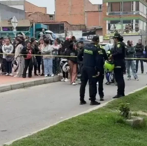Tragedia en el barrio Atalayas, localidad de Bosa. Un hombre asesinó a su pareja y a sus hijastras de 17 y 20 años. El capturado intentó quitarse la vida.