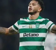 Luis Javier Suárez no solo destacada con goles en Sporting; un DT rival elogió su deportividad