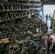 En un operativo con 300 policías en La Estanzuela, la Sijín descubrió una bodega donde alteraban motores robados con ácido y químicos. Un capturado.
