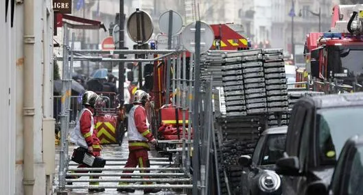 Alerta por incendio en hotel de lujo en París con más de 400 personas evacuadas