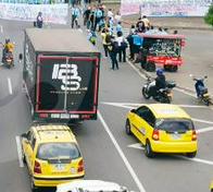 Cambio de turnos generó protesta de agentes de tránsito en Medellín, ¿cuál es la inconformidad de los “azules”?