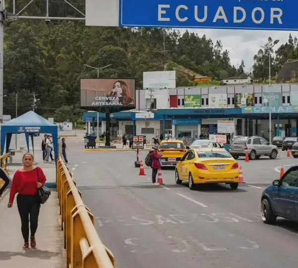 Colombia y Ecuador acuerdan reforzar seguridad en la frontera para resolver guerra comercial
