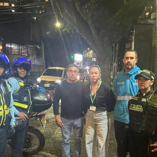 Auxiliar de vuelo de American Airlines desapareció en Colombia: salió de fiesta y no volvió. Lleva más de una semana perdido. 