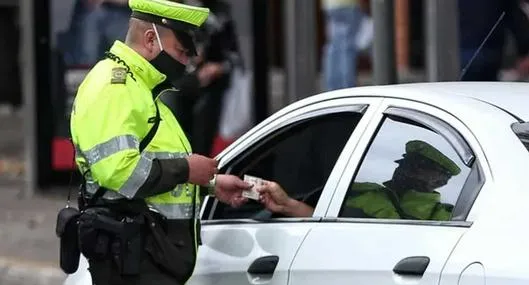 Multa de $875.445 que impondrán a conductores que no lleven este elemento en su carro si viajan en Semana Santa