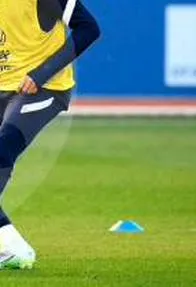 Mbappé negó que le hayan examinado la rodilla equivocada