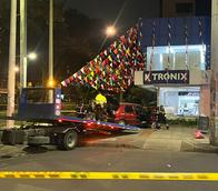 Accidente Bogotá hoy: carro acabó dentro de un Ktronix y una persona murió