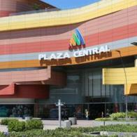El grupo chileno Cencosud, dueño de Jumbo, adquirió el 51 % del centro comercial Plaza Central en Bogotá. Detalles de la millonaria transacción.
