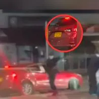 Detalles del violento robo en la calle 127 con 15. Investigan si la placa IIV186 del Mazda 3 rojo es gemeleada. La propietaria sería una azafata de 32 años