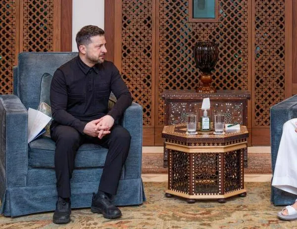 Bajo fuego de Rusia e Irán, Ucrania y Arabia Saudita firman un acuerdo de cooperación en defensa