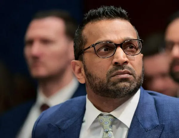 Un equipo de hackers pro-iraní se atribuye ciberataque contra el director del FBI