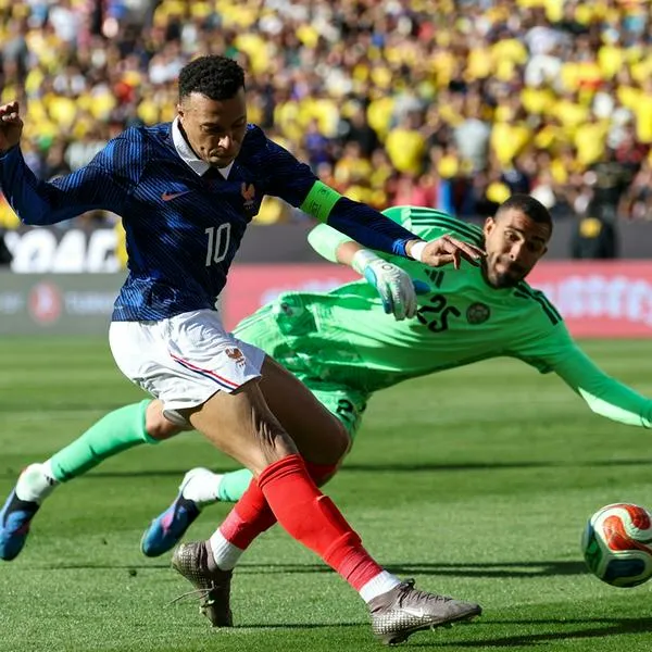 Kylian Mbappe y Álvaro Montero 