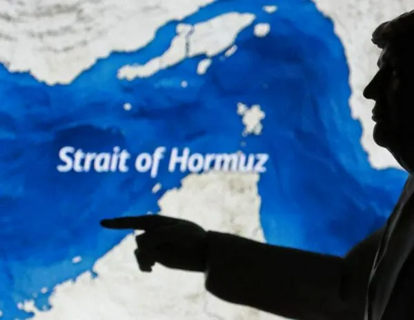 Entre amenazas y sugerencias: ¿terminará Trump la guerra en Irán sin la reapertura del estrecho de Ormuz?