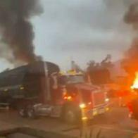 Grave accidente en la vía Zipaquirá-Ubaté: tractomula sin frenos chocó 7 carros y causó explosión en el peaje Casablanca. Vea el reporte de heridos y bombe
