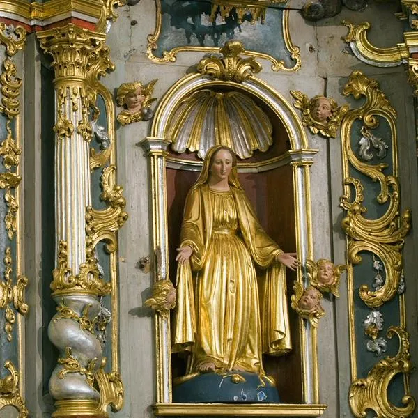 Video: virgen “parpadeando” en la misa desata debate entre fe y tecnología