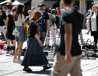 España termina vía express para permiso de residencia de venezolanos, pero podrán acogerse a regularización masiva