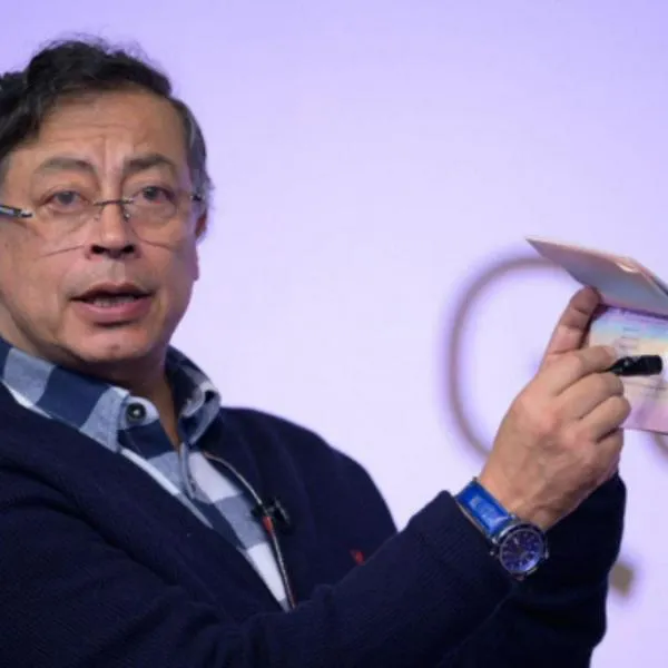 Escándalo por pasaportes: Procuraduría advierte que convenio con Portugal por $1,3 billones carece de estudios técnicos y firmas. Detalles del proceso.