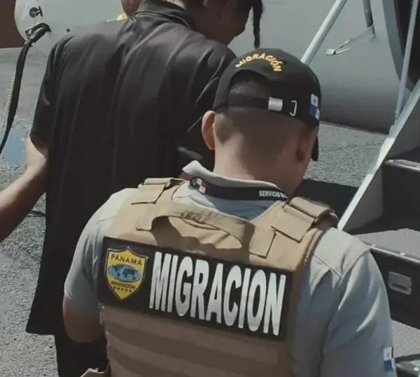 Panamá expulsa a un hombre colombiano por presunto vínculo a la banda criminal Tren de Aragua