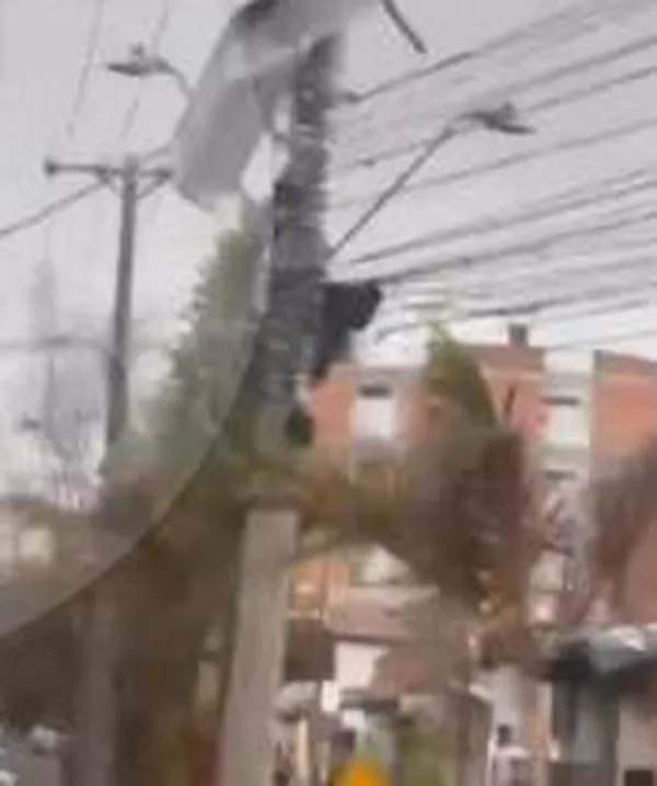 Video | Fuerte vendaval destruyó techos y causó múltiples emergencias en Yarumal