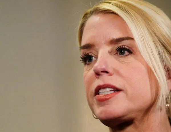 Trump destituye a Bondi: del caso Epstein al cese de investigadores, lo que rodea la salida de la fiscal general