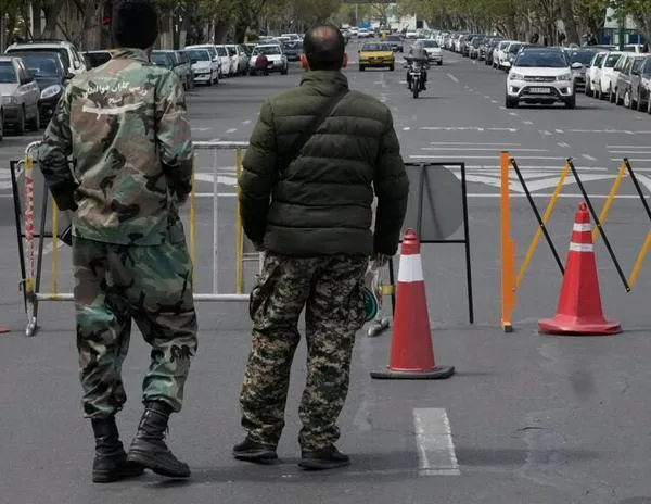 ¿Cómo Irán recluta niños exponiéndolos al fuego enemigo en medio de la guerra?