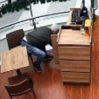 Video de otro robo de señor de pelo blanco en Aeropuerto El Dorado: es costumbre