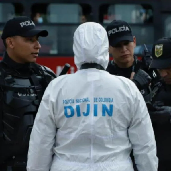 Conozca los detalles del violento ataque sicarial en la autopista Sur, inmediaciones de Soacha, que dejó como saldo un muerto y una mujer herida. 