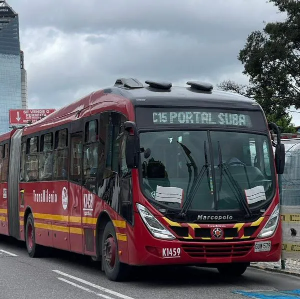Trancón en Bogotá por protestas de trabajadores del metro; Transmilenio colapsó