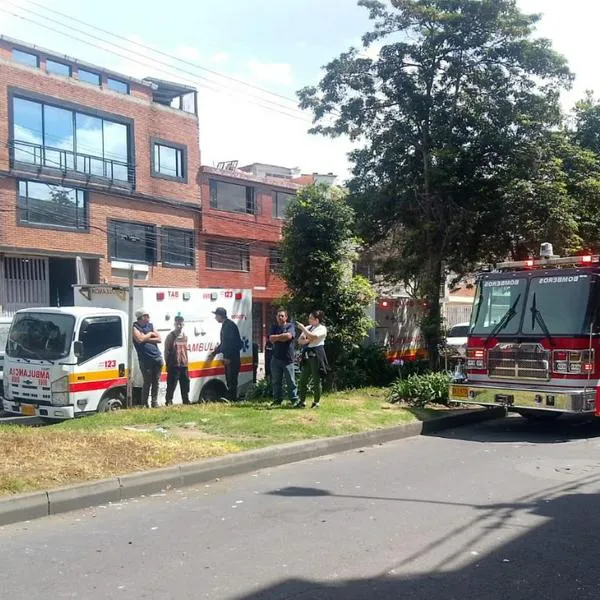 Pánico en Kennedy: explosión de tanque en una fábrica dejó tres heridos y un gran incendio. Las llamas ya fueron controladas. 