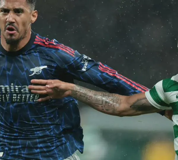 Con Luis Javier Suárez en cancha, Sporting Lisboa perdió 0-1 con Arsenal y se complicó en Champions