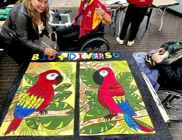 Asiste a la primera Feria Artesanal de personas con discapacidad en Kennedy 