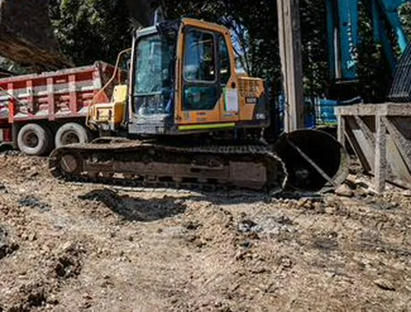 Tras años de líos contractuales, así avanzan las obras del puente de la calle 112 con novena