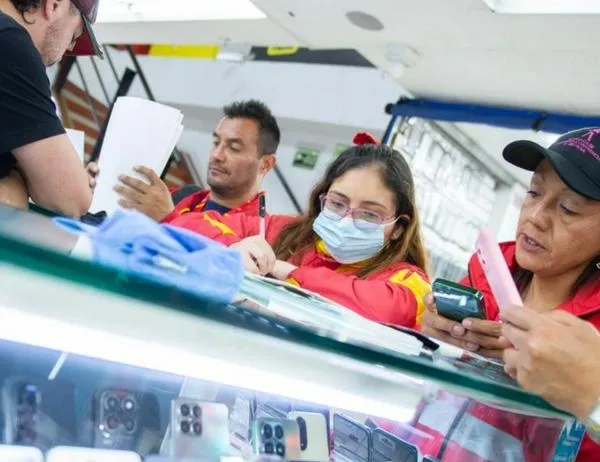 Fontibón fortalece seguridad y legalidad en comercio de celulares 