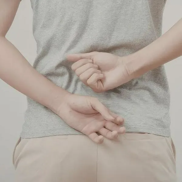 Joven fue al médico por dolor de espalda y terminó diagnosticada con cáncer