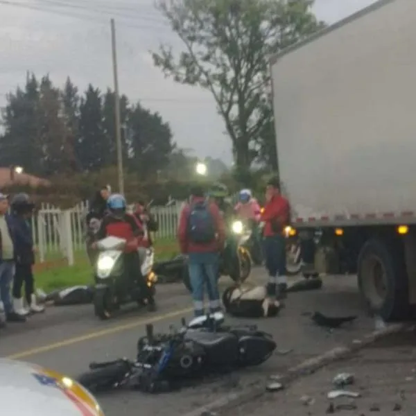 Accidente en Troncal San Miguel provocó cierre en vía Sibaté por choque múltiple