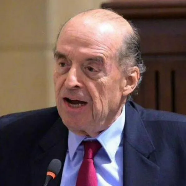 El caso de los pasaportes llega a la Corte Suprema. La Fiscalía radicó el escrito de acusación contra el excanciller Álvaro Leyva por prevaricato. 