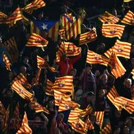 Barcelona estaría buscando a defensa de la Selección Colombia para ficharlo