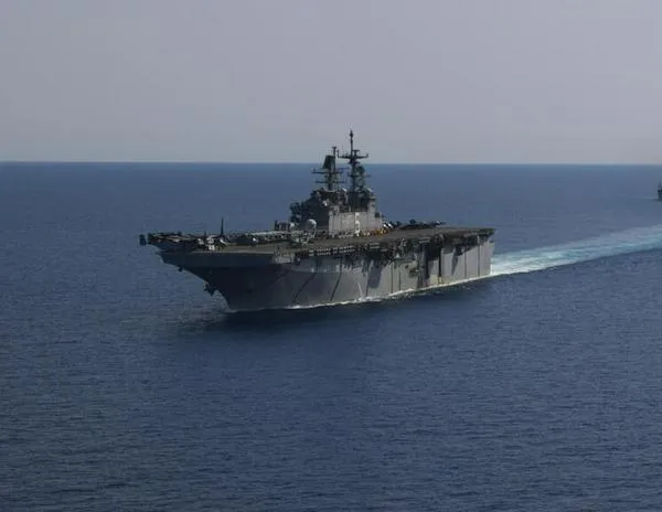 Trump afirma que EE. UU. mantendrá su despliegue militar cerca de Irán hasta un "acuerdo real"