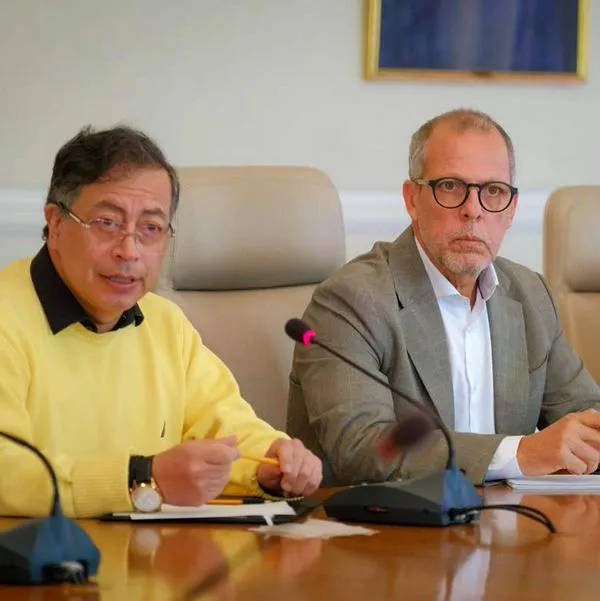 Chef de Saade estrelló carro oficial en Brasil, que se llevó por comida de allá