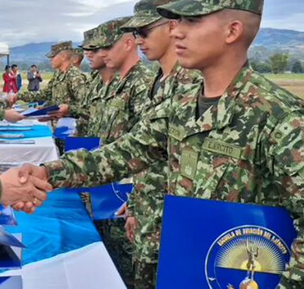 105 nuevos operadores de drones se gradúan para fortalecer la capacidad aérea del Ejército