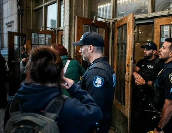 Nueva York: ataque con machete en Grand Central deja tres heridos; policía mata al agresor
