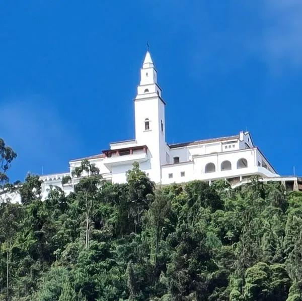 7 desaparecidos en Monserrate (Bogotá): los buscan con drones y helicóptero