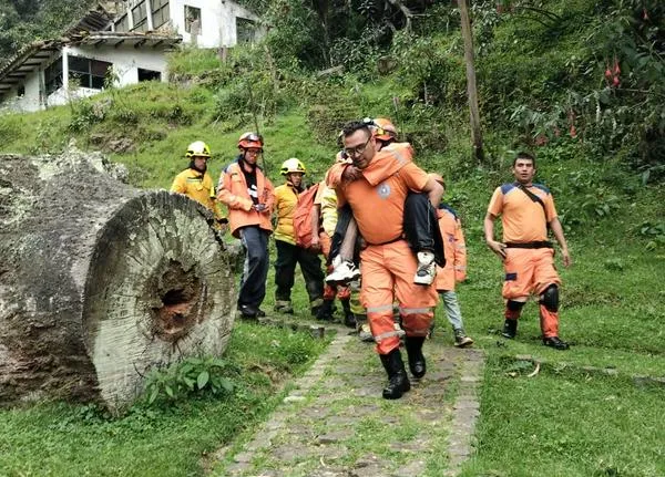 Niños desaparecidos en Monserrate: grabaron cómo llegaron a verse con su familia