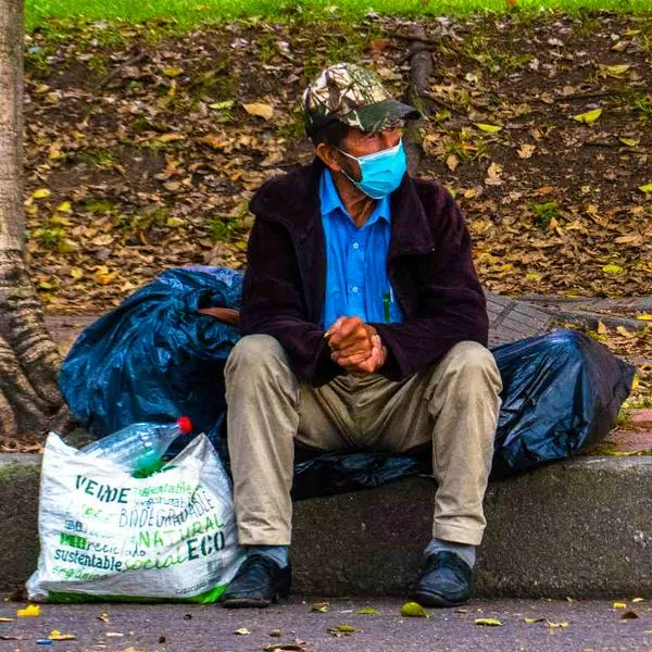 Cómo 793.000 personas en Colombia dejaron de ser pobres multidimensionales  en 2025