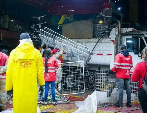 Intervención nocturna recuperó 30 metros cuadrados de espacio público en San Victorino 