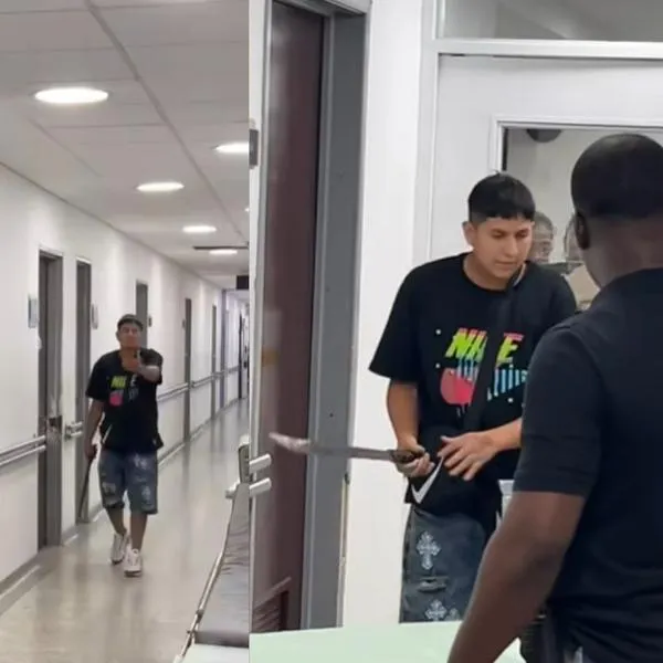 Video completo del joven que entró a hospital de Cali con arma blanca