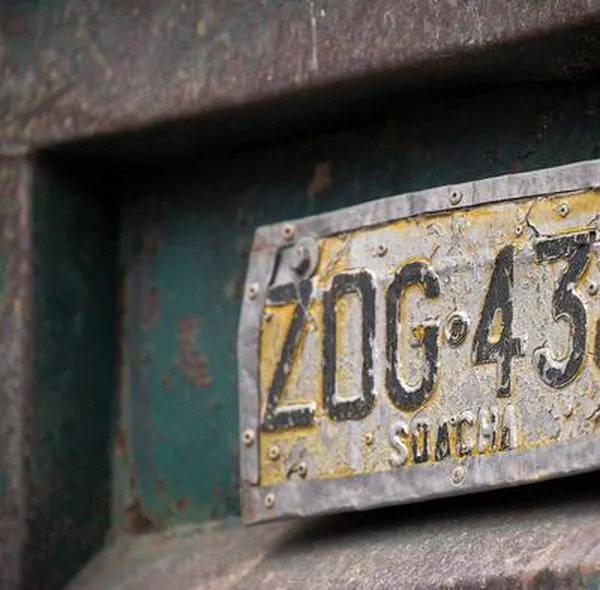 Cambiar placas en Bogotá: alertan fallas del sistema que facilitan delitos