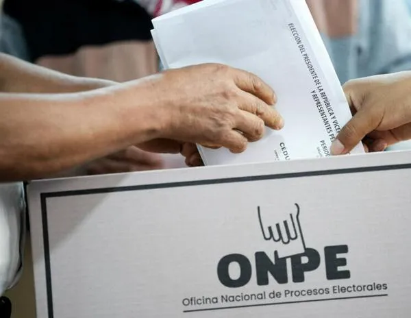 Perú: Sánchez y López Aliaga, en un empate técnico para ser rival de Keiko Fujimori en segunda vuelta