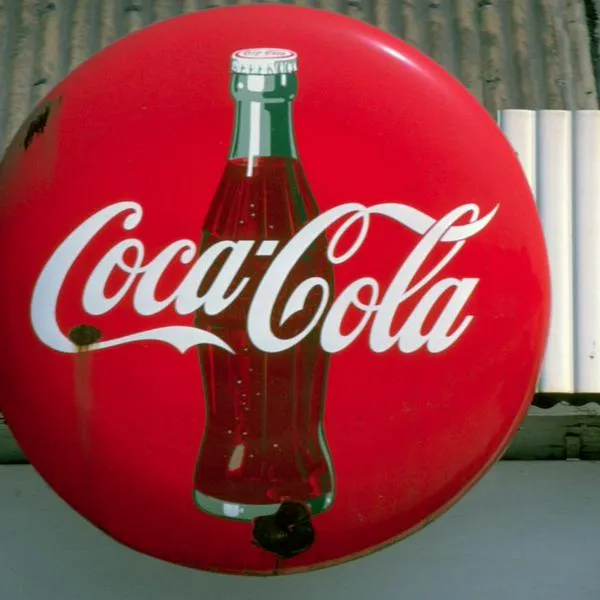 Histórica decisión de la CAR contra Coca-Cola FEMSA en La Calera. Por crisis hídrica, la empresa pierde tres manantiales y deberá compensar con hectáreas. 