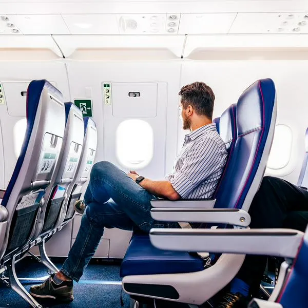 Nueva restricción de dispositivos en vuelos: esto dice la Aerocivil en Colombia