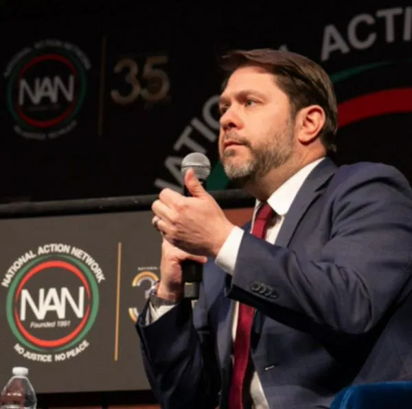 Escándalo sexual sacude el Congreso de EE. UU. El senador de origen colombiano Rubén Gallego admitió que ignoró rumores sobre su colega Eric Swalwell.